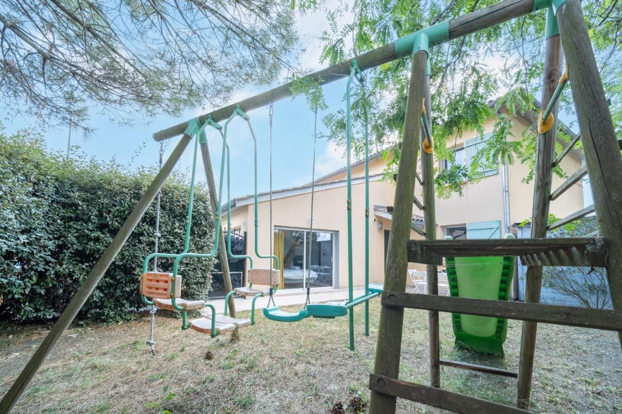 Spacieuse Dans Avec Piscine Et Bbq Villa *
