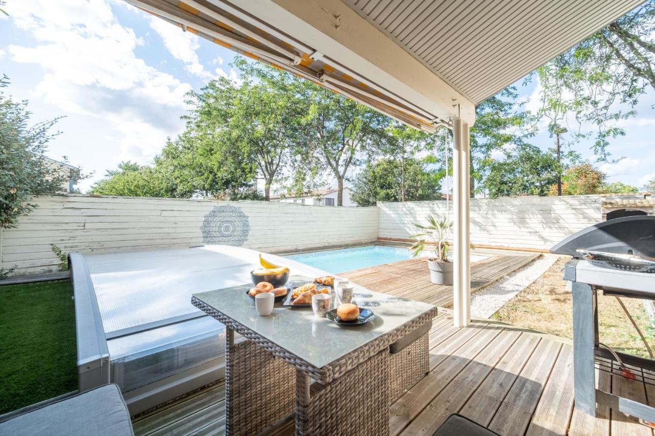 Spacieuse Dans Avec Piscine Et Bbq